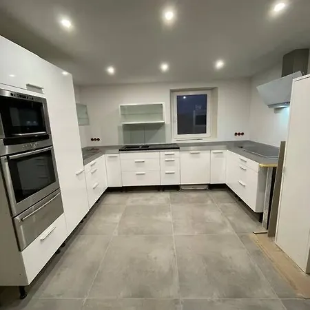 Moderne 5-zimmerwohnung Apartman *
