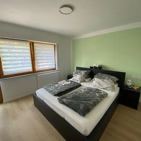Moderne 5-zimmerwohnung Apartman